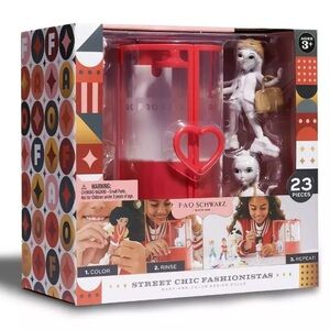 FAO.Schwarz Street Chic Fashionistas